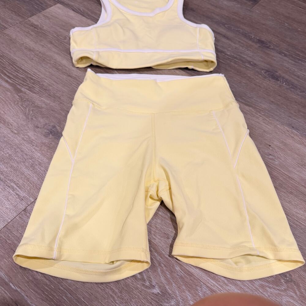 Wilo Butter Yellow Yoga Sports Bra and Biker Short Set Size Medium - Picture 2 of 4